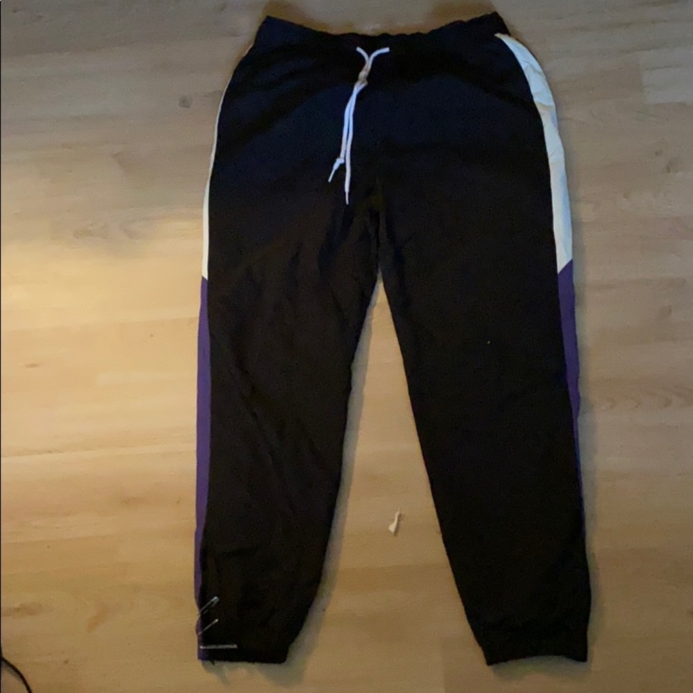 MENS Large Nylon Pants (Right zipper broken)
